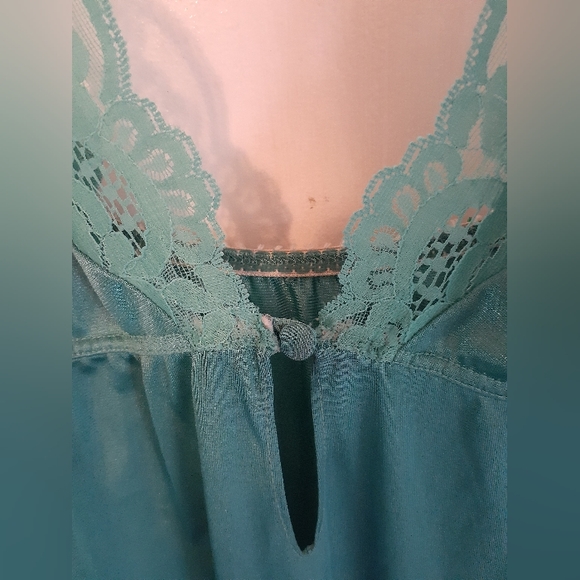 Vintage negligee and peignoir robe set - Picture 4 of 9